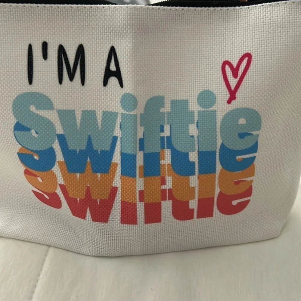 I'm a Swiftie (Taylor Swift) - Verified Swiftie Makeup Bag - Brand New